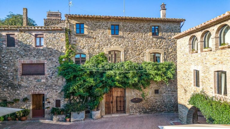 Descubre el Encanto y Confort de un Jacuzzi Privado